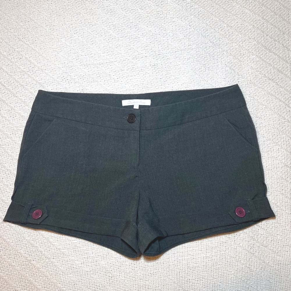 Charlotte Russe Vintage Y2K Low Rise Gray Cuffed Office Siren Shorts Size 9